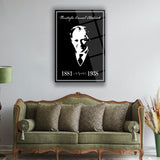 Atatürk Siyah Beyaz Anı Portre Cam Tablo – ATA136