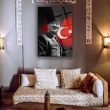 Atatürk Türk Bayrağı Önünde Cam Tablo – ATA182