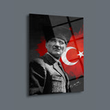 Atatürk Türk Bayrağı Önünde Cam Tablo – ATA182