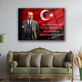 Atatürk Türk Bayrağı Önünde Cam Tablo – “Eğer Ülkeni Kurtaracak Bir Lider Bekliyorsan…” – ATA248