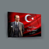 Atatürk Türk Bayrağı Önünde Cam Tablo – “Türk, Öğün, Çalış, Güven!” – ATA243