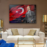 Atatürk Türk Bayrağı Önünde Cam Tablo – “Zeki, Çevik ve Ahlaklı Sporcu” – ATA246