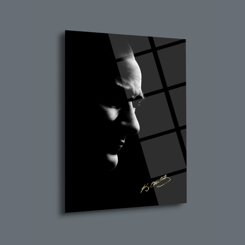 Atatürk Siyah Beyaz Minimalist Silüet Cam Tablo – ATA226