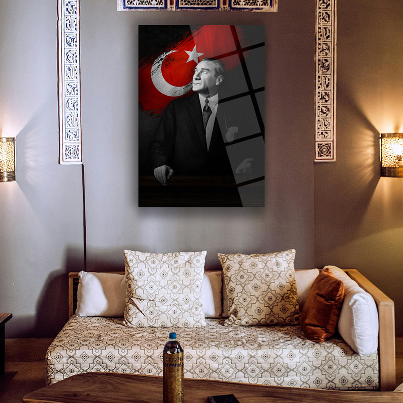 Atatürk Türk Bayrağı Temalı Siyah Fon Cam Tablo – ATA132