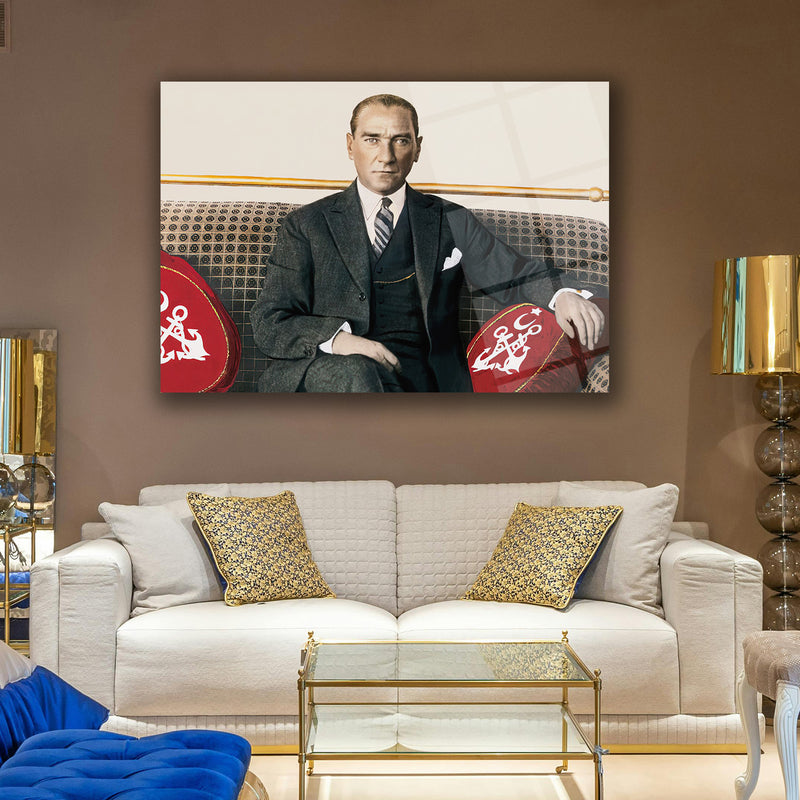 Atatürk Koltukta Dinlenirken Portre Cam Tablo – ATA206