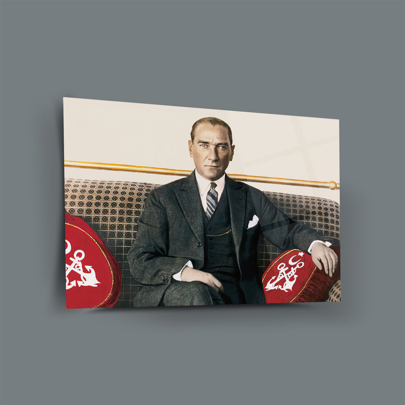 Atatürk Koltukta Dinlenirken Portre Cam Tablo – ATA206
