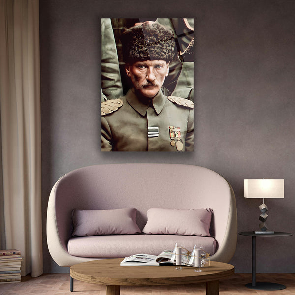 Atatürk Askeri Üniformalı Portre Cam Tablo – ATA117