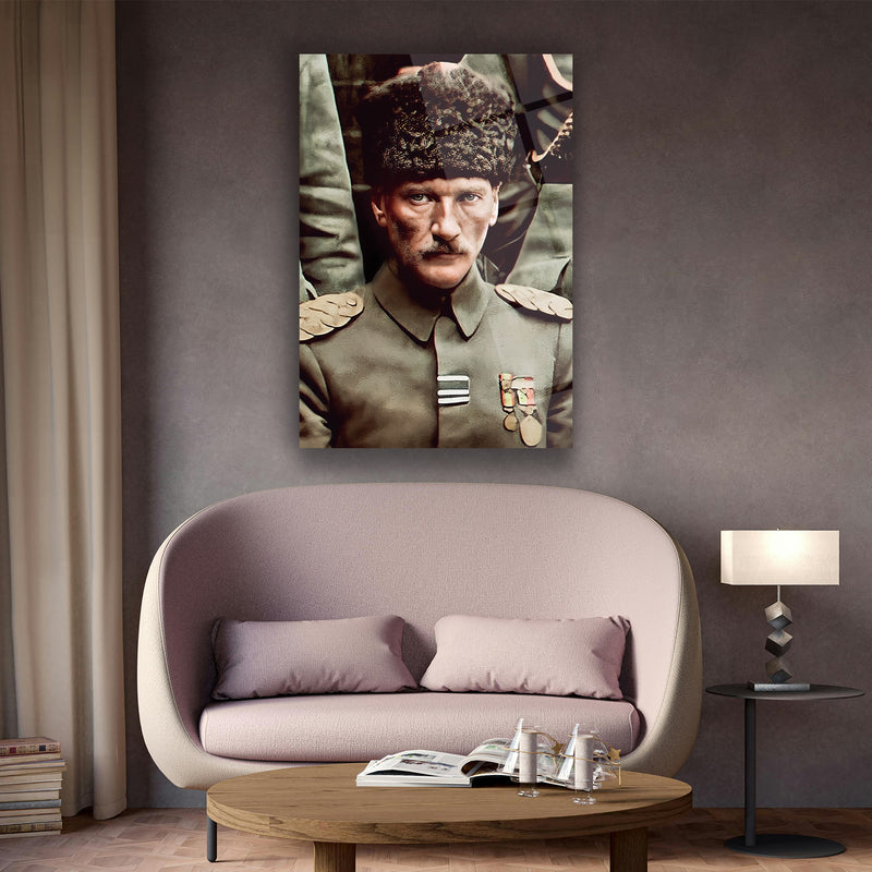 Atatürk Askeri Üniformalı Portre Cam Tablo – ATA117