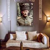 Atatürk Askeri Üniformalı Portre Cam Tablo – ATA117