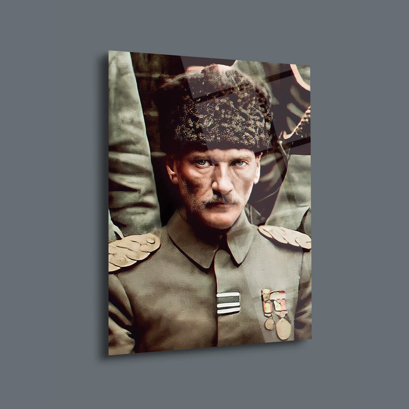 Atatürk Askeri Üniformalı Portre Cam Tablo – ATA117