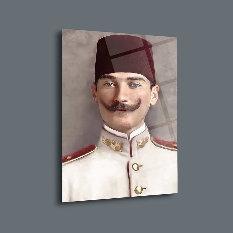 Genç Subay Atatürk Portresi Cam Tablo – ATA156