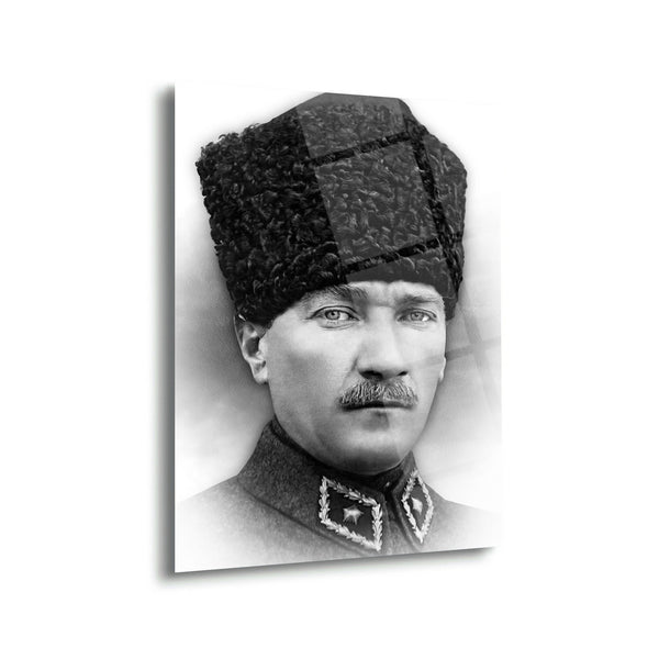 Atatürk Kalpaklı Askeri Portre Cam Tablo – ATA165