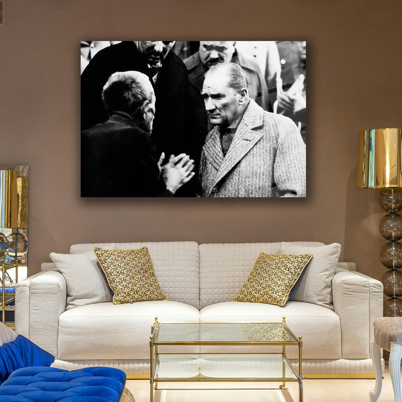 Atatürk Halk ile Sohbet Anı Cam Tablo – ATA209