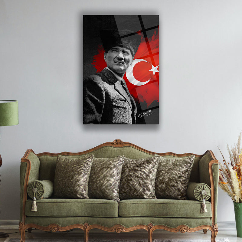 Atatürk Türk Bayrağı Önünde Cam Tablo – ATA182