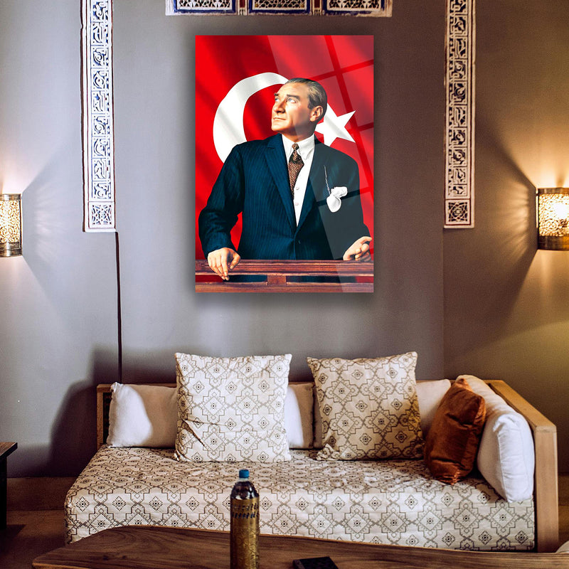 Atatürk Türk Bayrağı Önünde Cam Tablo – ATA172