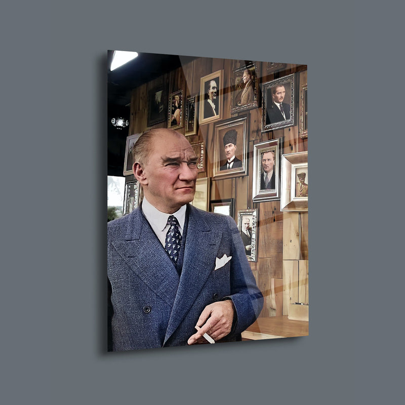 Atatürk Fotoğraf Galerisi Arka Planlı Portre Cam Tablo – ATA186