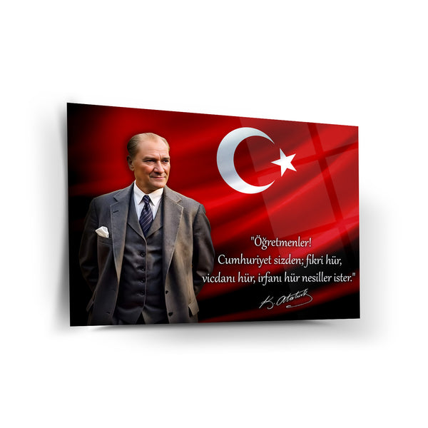 Atatürk Türk Bayrağı Önünde Cam Tablo – “Öğretmenler! Cumhuriyet Sizden…” – ATA249
