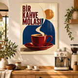 Bir Kahve Molası cam tablo MOD144, ahşap tezgâh ve espresso makinesi bulunan kahve köşesinde.